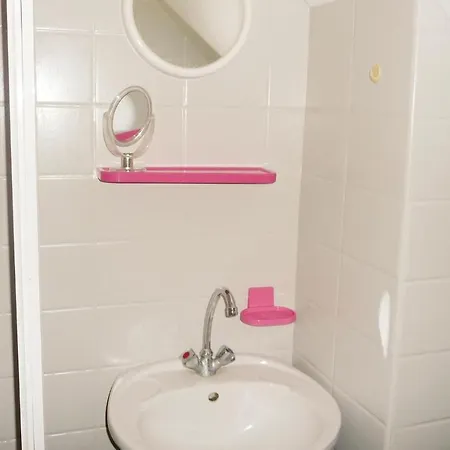 Four-bedroom Holiday In 度假居 *